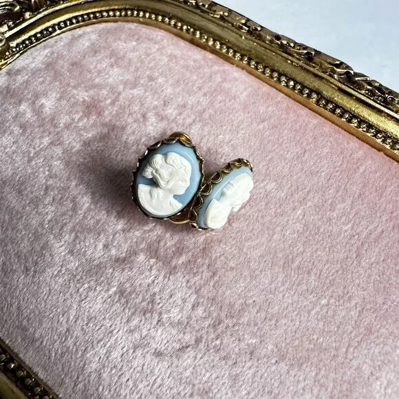Vintage Gold Tone Blue & White Cameo Screw-back Earrings Mid-Century Modern MCM - Picture 9 of 9